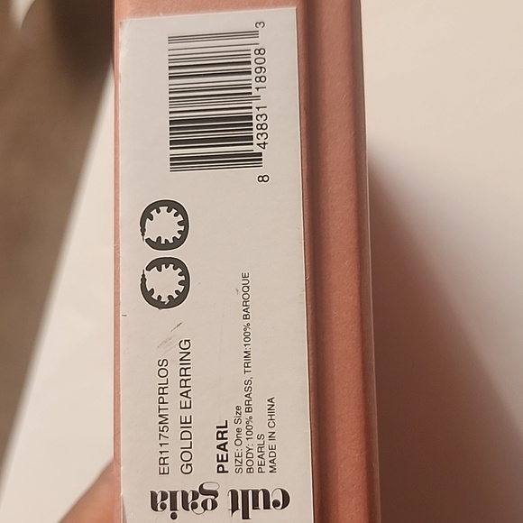 Cult Gaia Pearl Hoop Earrings - Picture 6 of 7